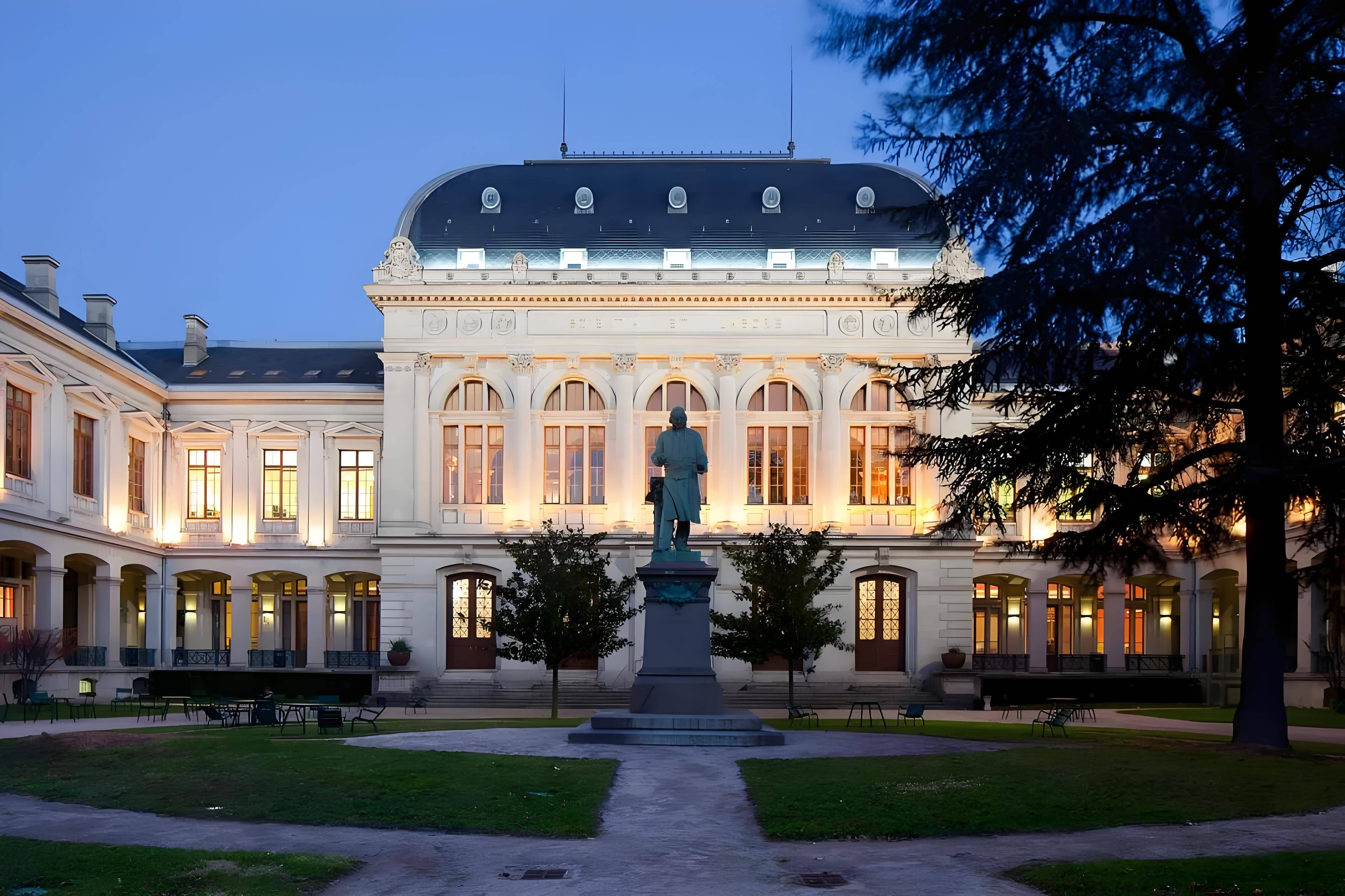  想申德州奥斯汀？招生热门项目+竞争数据全整理，避开这些申请雷区